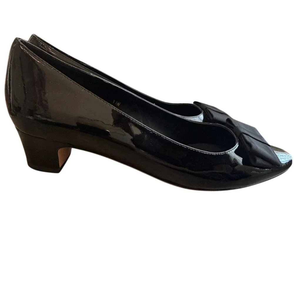 Vaneli Black Patent Leather Bow Pumps Size 11N Narrow Kitten Heel Classic